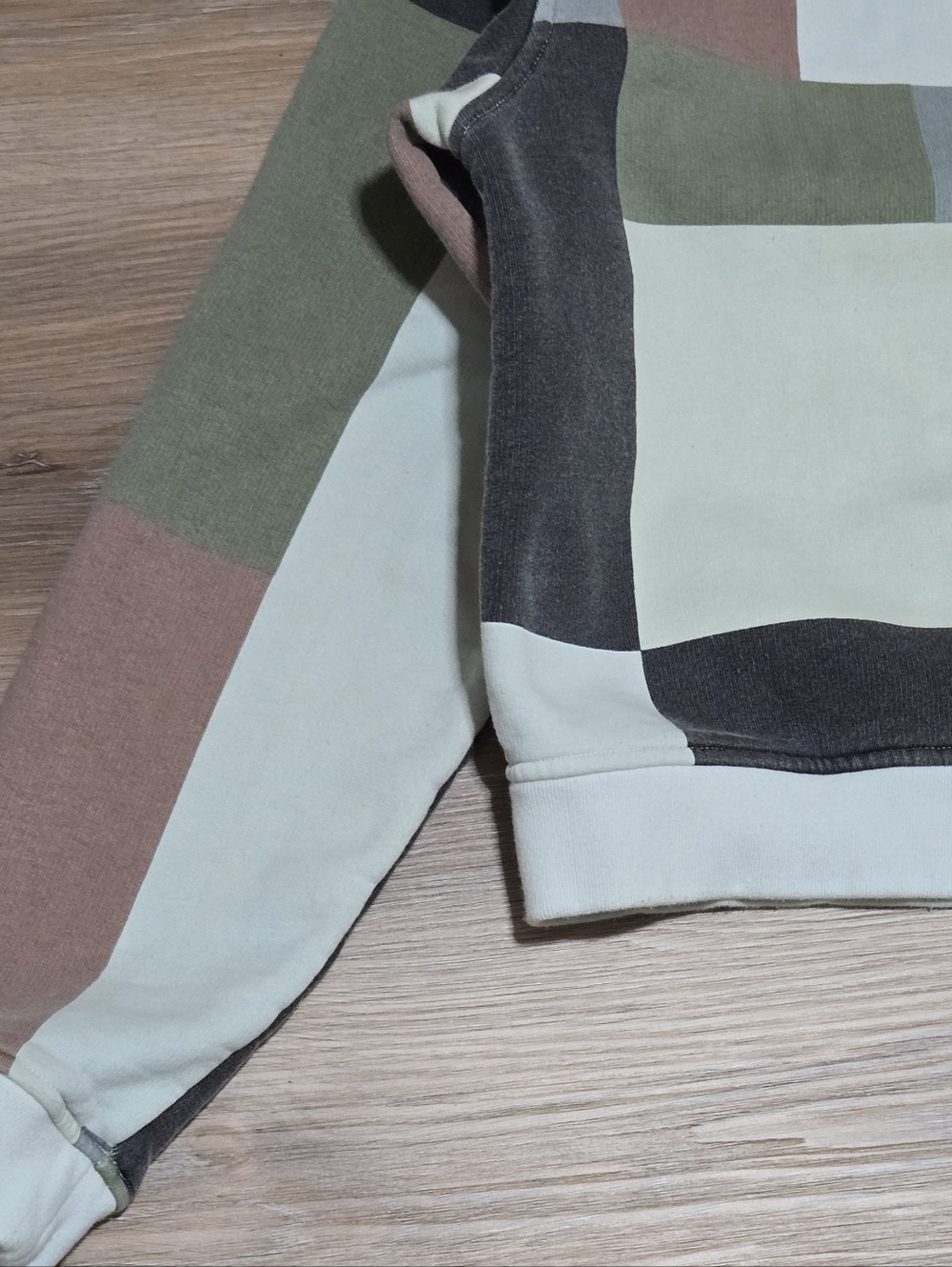 Kith Haylen Cropped Sweatshirt - Cream, Olive, Mauve, Charcoal Size M - Picture 3 of 14